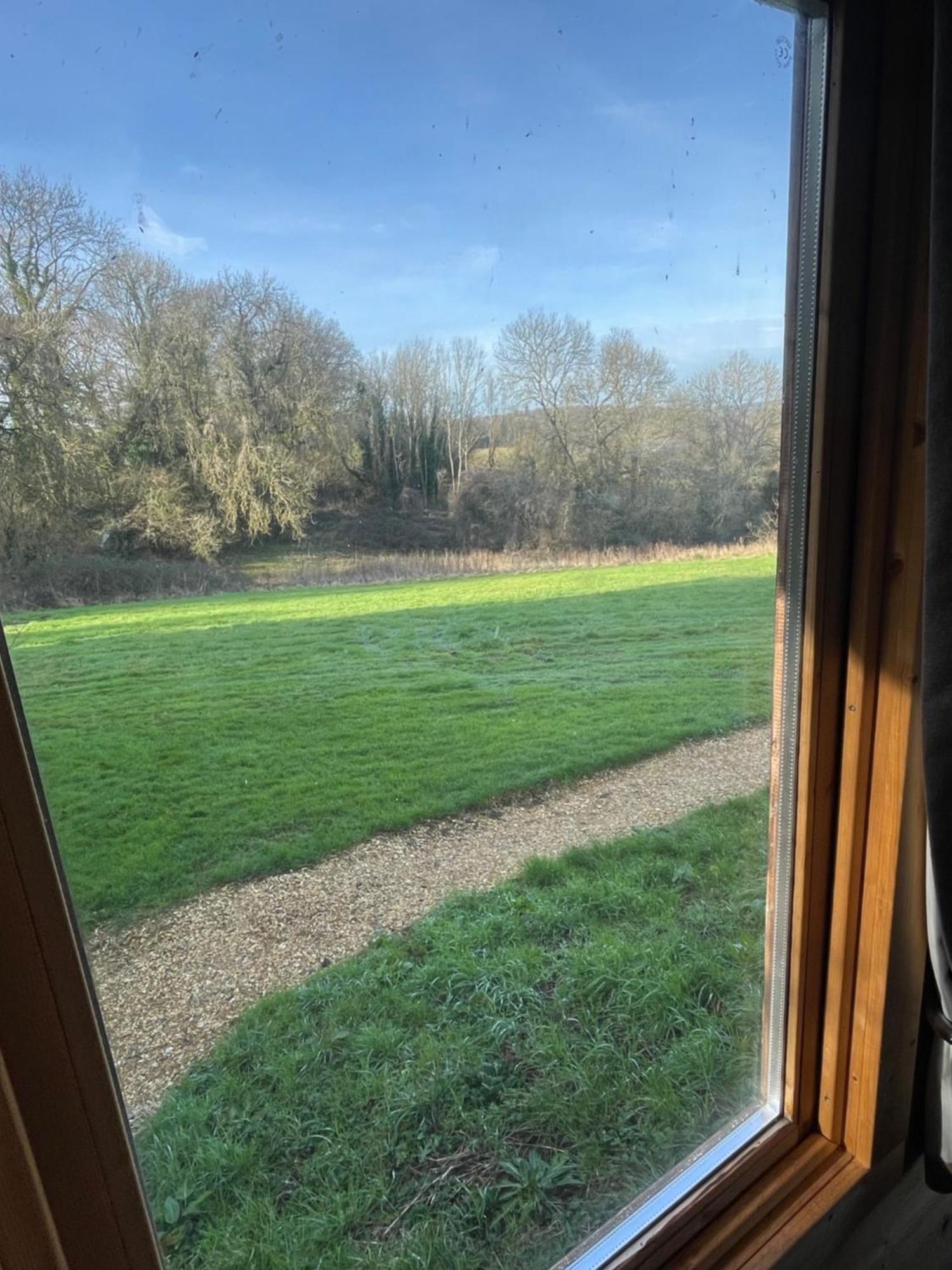 Cosy Cabin In Annie'S Meadow West Meon Exterior foto